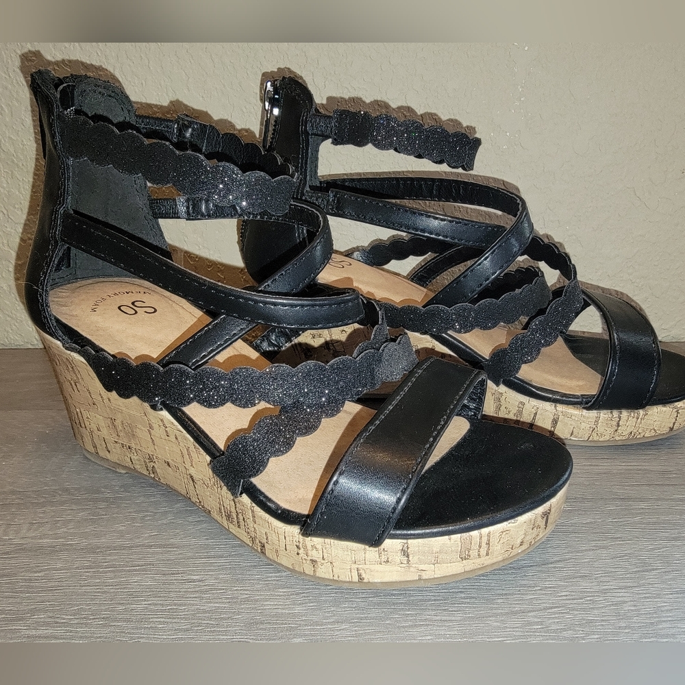 SO Black glitter wedge heels sandals big girls sz 1